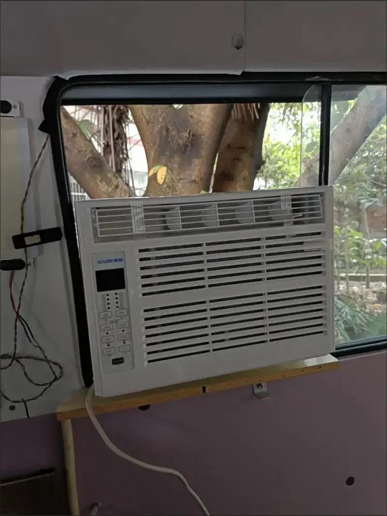 1万台窗机单冷空调，1匹，具体的参数可以根据工厂提供的数据，没有品牌要求，对价格和质量要求多一点
